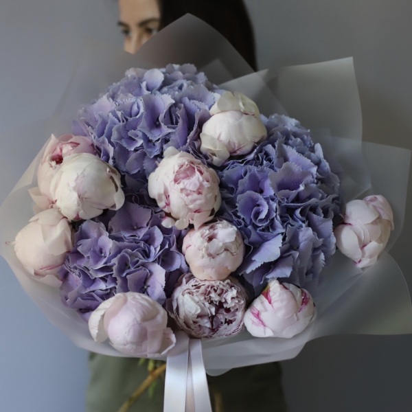 Peony with Hydrangea, light - Размер M