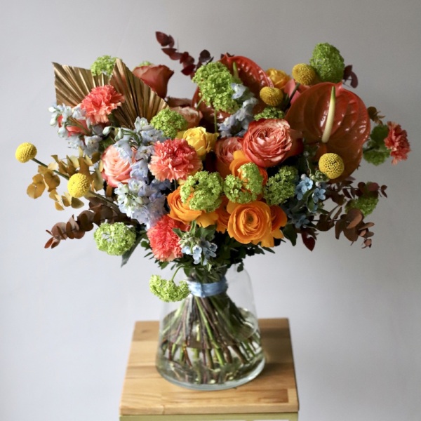 Signature bouquet "The Kiss" - Размер L в вазе