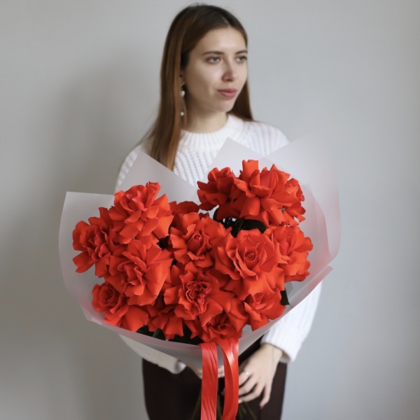 Bouquet of scarlet roses "Nina" - 15 роз