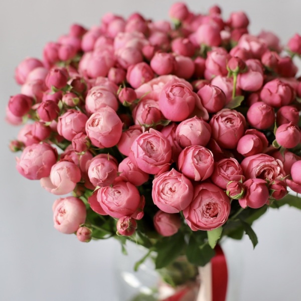 Spray Roses in a vase - 29 роз