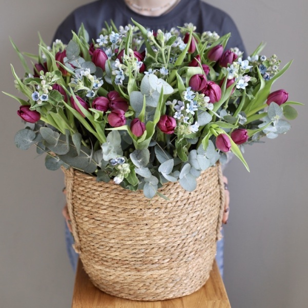 Basket with Tulips and Oxypetalum - Размер L