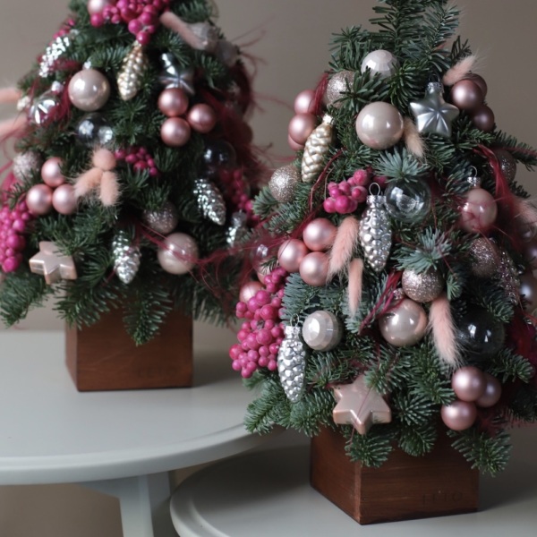 Mini Christmas Tree 'Pink lollipop'