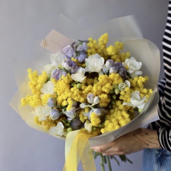 Mimosa with Delphinium and Freesia - Размер S