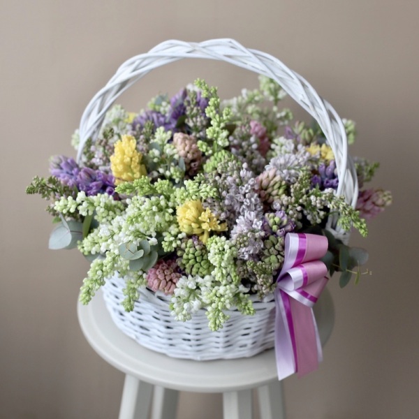 Hyacinthus and Lilac in a basket - Размер M