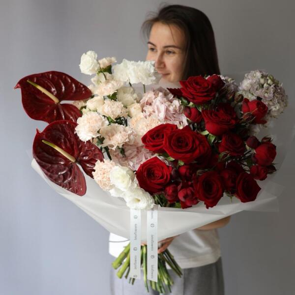 Red signature bouquet - Размер M