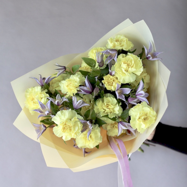 Carnations with Clematis - Размер S 