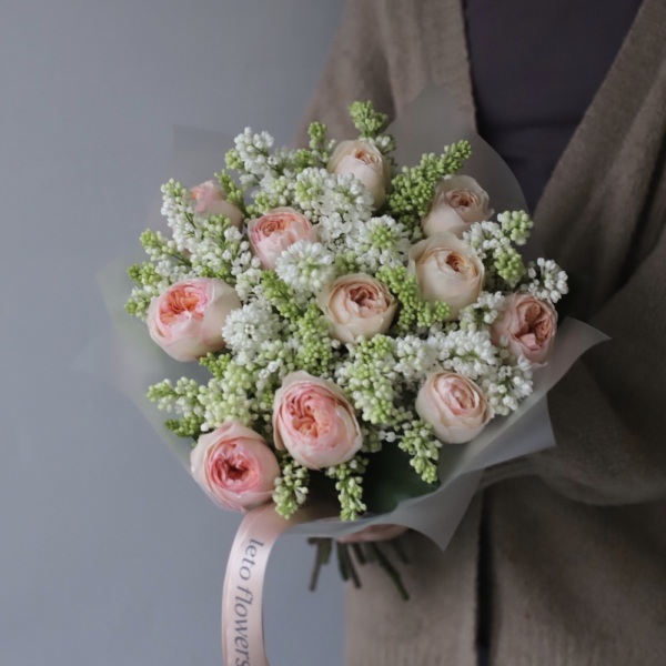 Garden Roses with white Lilac - Размер M