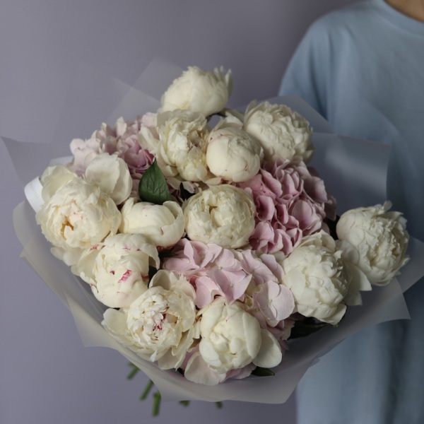 Peony with Hydrangea, light -  Размер M 