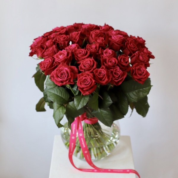 Roses in a vase - 49 роз