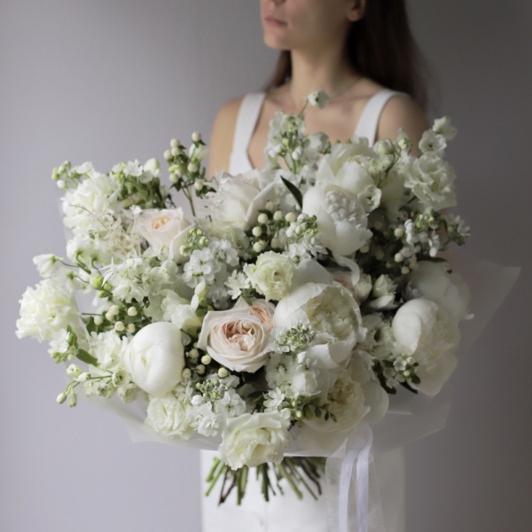 Creamy white signature bouquet - Размер L