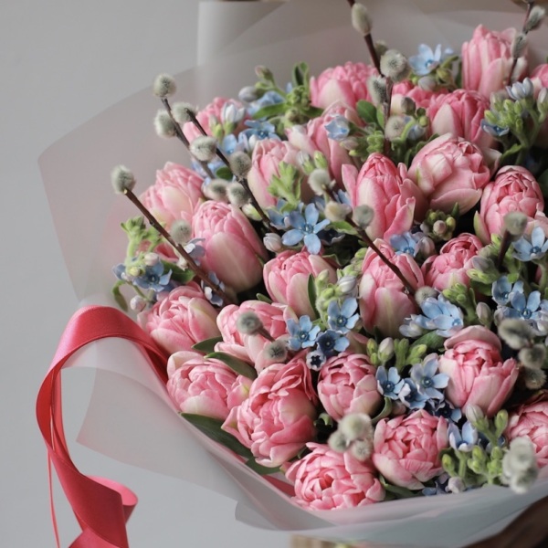 Tulips with Willow and Oxypetalum - Размер S