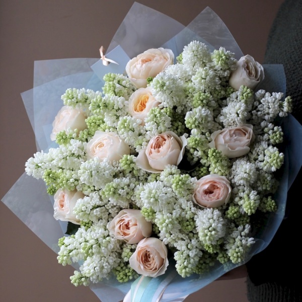 Garden Roses with white Lilac - Размер M