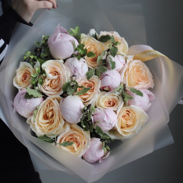 Peony with Garden Roses - Размер M