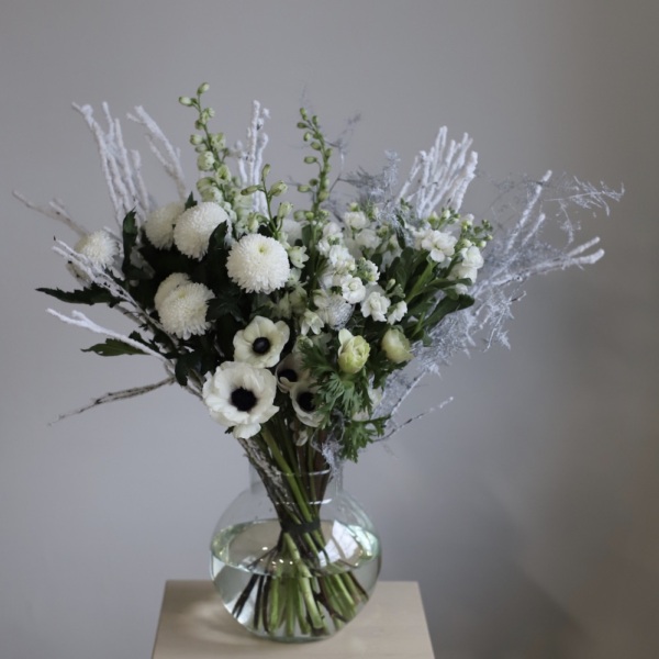 White bouquet in a vase -  Размер M 