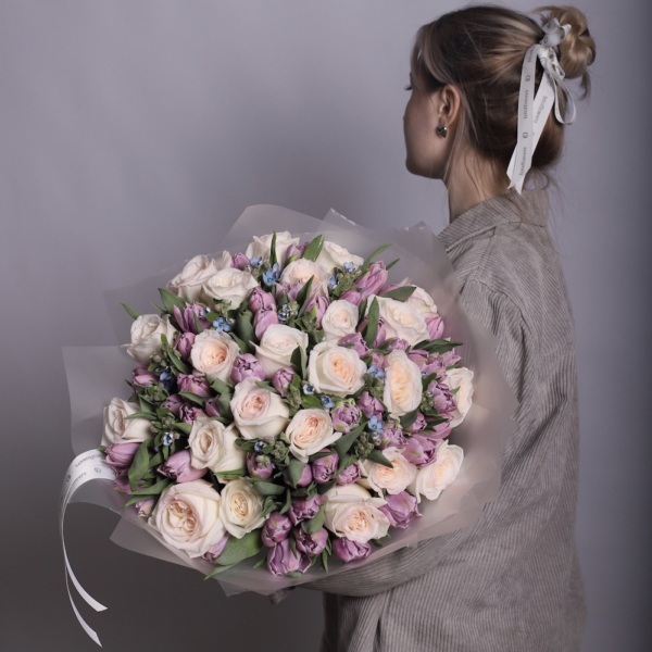 Tulips with Oxypetalum and Garden Roses - Размер M