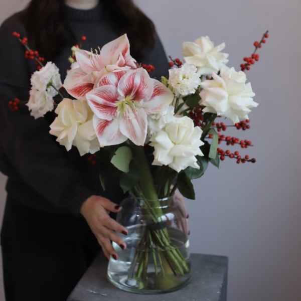 Flower subscription "In a vase" (4 deliveries) -  Размер M 