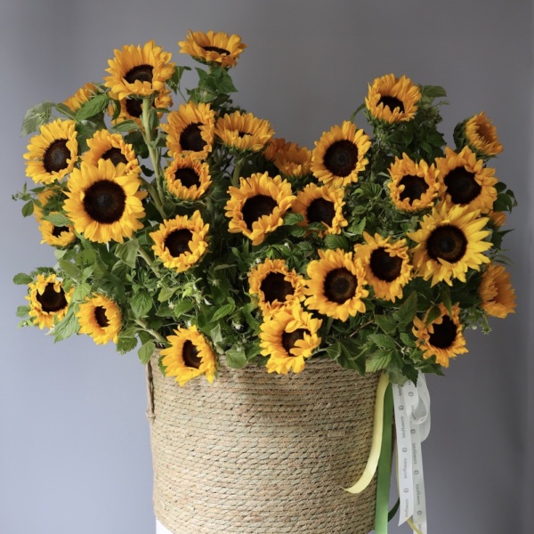 Basket of Sunflowers  - Размер XL