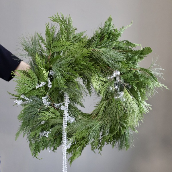 Christmas wreath 'Spring drops'