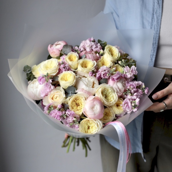 Peony with Spray Roses and Stock Peony with Spray Roses and Stock - Размер S