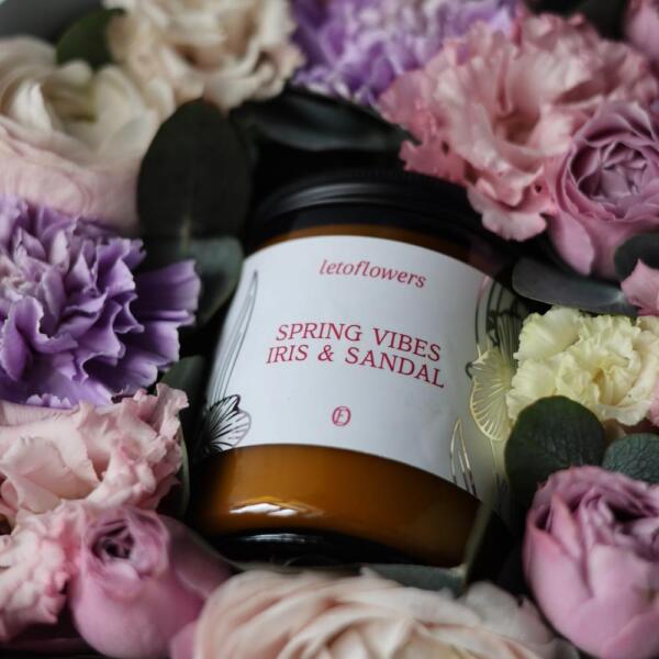 Hatbox with flowers and scented candle - Размер M