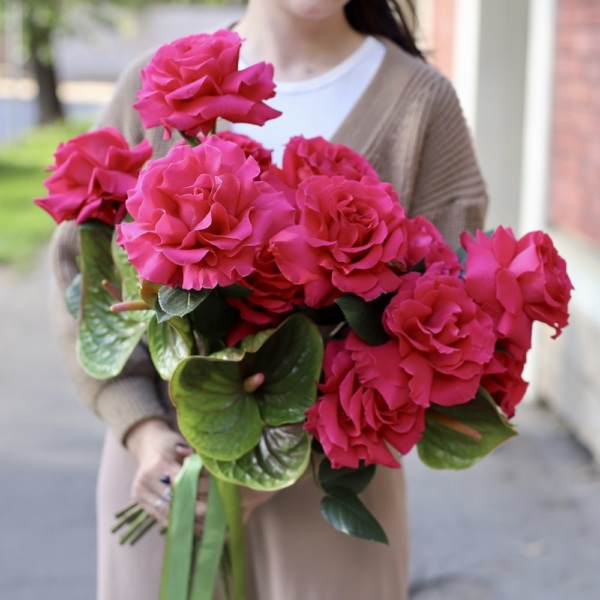 Roses with Anthuriums Roses with Anthuriums - Размер M