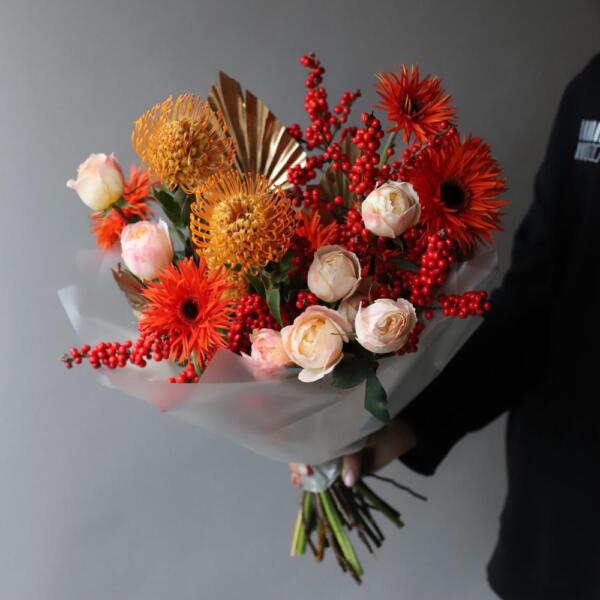 Signature bouquet "Sagittarius" - Размер М