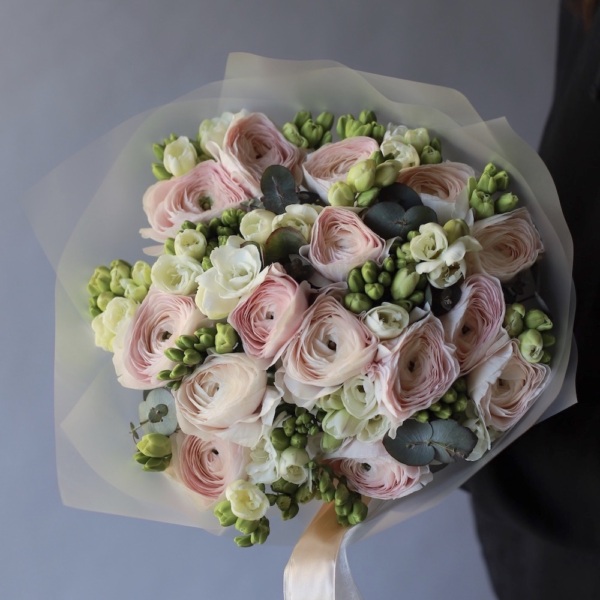 Ranunculus with Freesia -  Размер M 