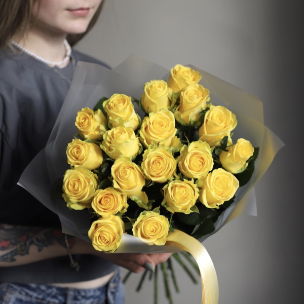 Yellow roses - 19 роз