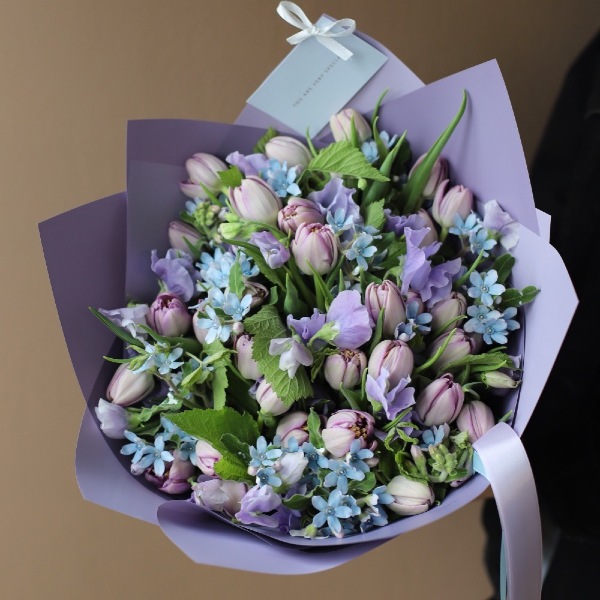 Tulip with Oxypetalum and Sweet pea - Размер M