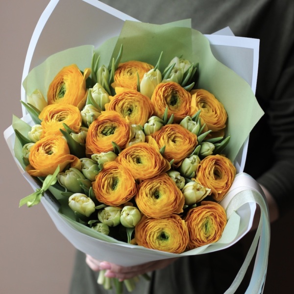 Ranunculus with Tulip - Размер M 