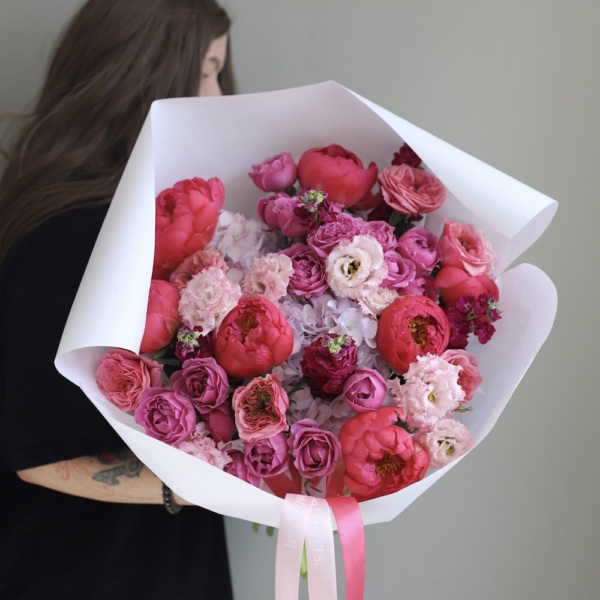 Signature round bouquet "Berry Lukoshko" - Размер L