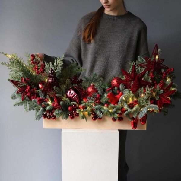 New Year's composition in a wooden box "Red velvet range" - Размер XL с Гирляндой