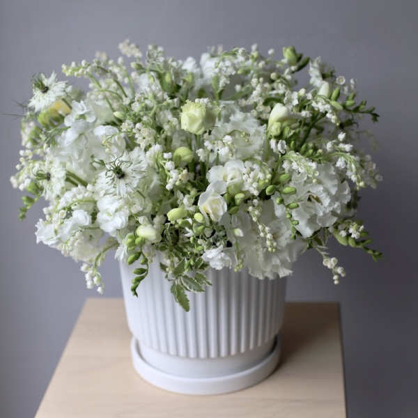 Lilies of the Valley with spring flowers in a ceramic pot - Размер XL