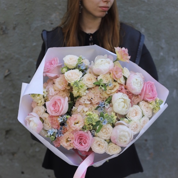 Signature round bouquet "Watercolor Lukoshko" - Размер L