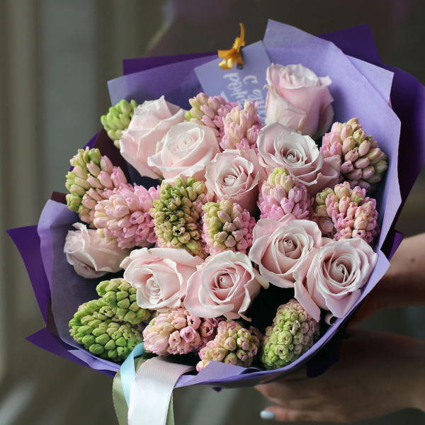 Simple Roses with Hyacinthus - Размер S