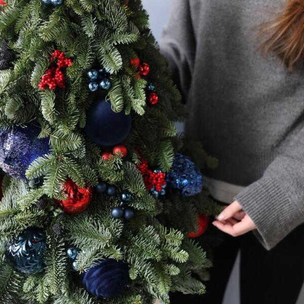 Mini Christmas Tree 'Strawberry' - 75 см с Гирляндой