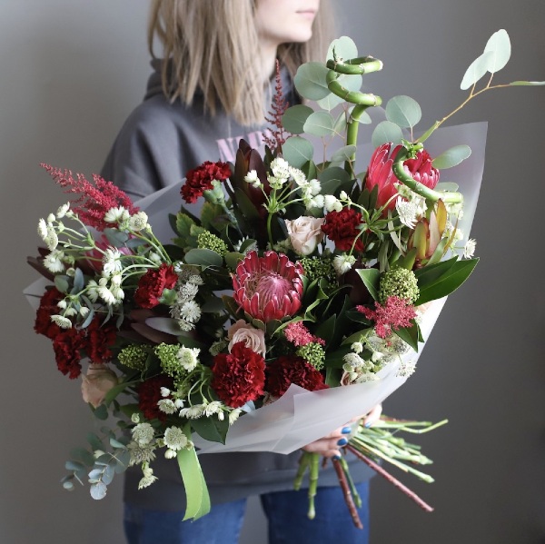 Burgundy green signature bouquet for a man - Размер L