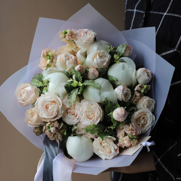 Peony with Spray Roses and Stock - Размер S