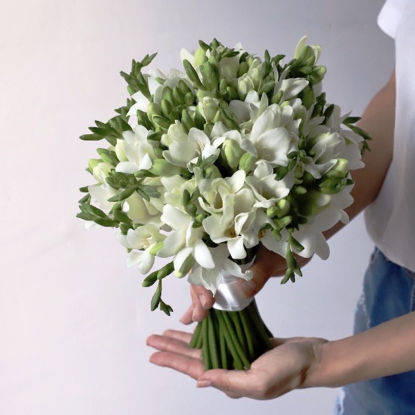 Bridal bouquet of freesias   - Размер M