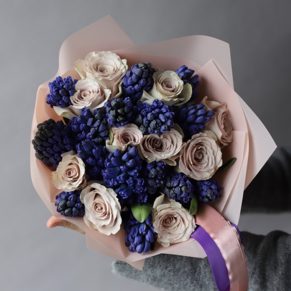 Simple Roses with Hyacinthus - Размер S