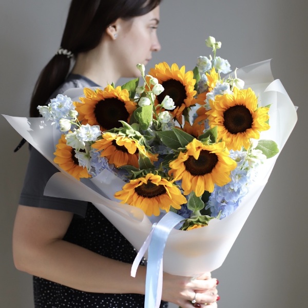 Sunflowers with Delphinium - Размер S c зеленью