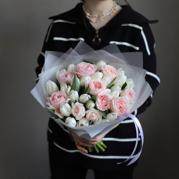 Garden Roses with Tulips - Размер S