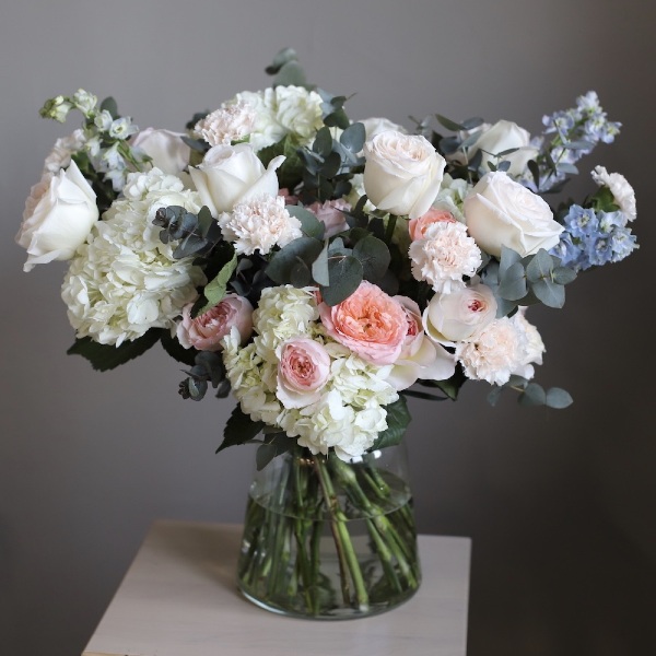 White bouquet in a vase - Размер L