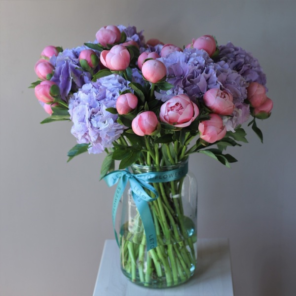 Hydrangea with Peony in a vase - Размер L