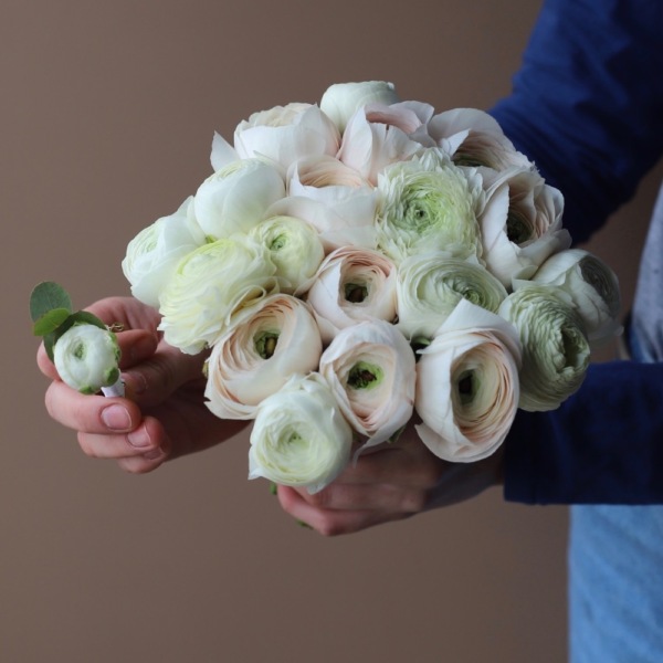 Bridal bouquet of ranunculus Bridal bouquet of ranunculus - Размер M