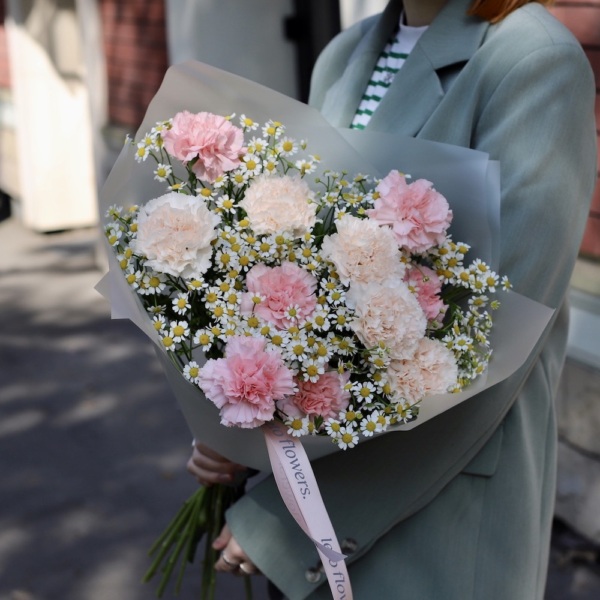 Carnations with Chamomile - Размер S