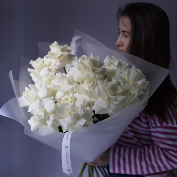 Bouquet of roses "Creamy Gelato" - 15 роз