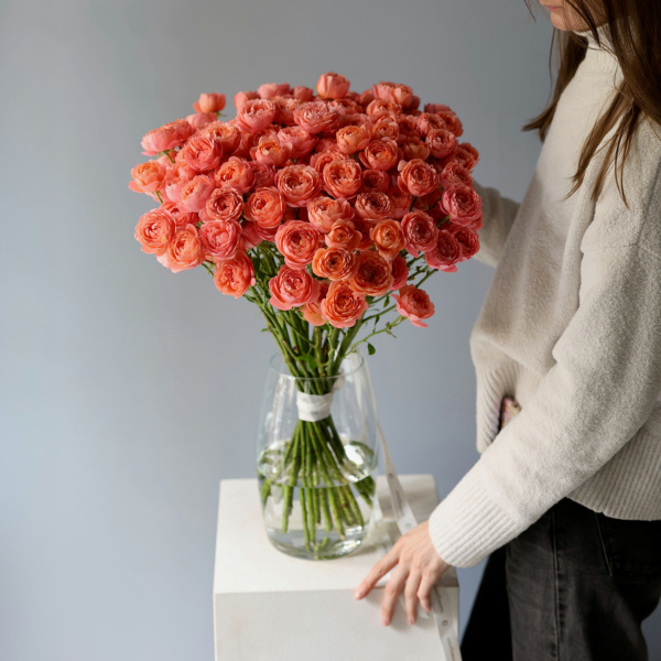 Spray Roses in a vase - 19 кустовых роз
