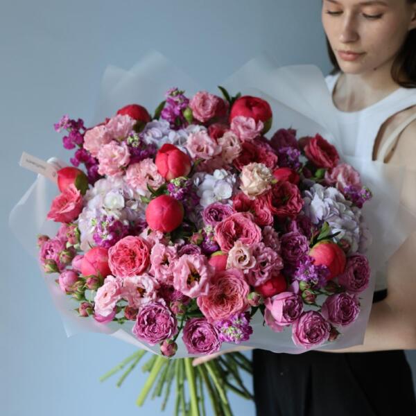 Signature round bouquet "Berry Lukoshko" - Размер XL
