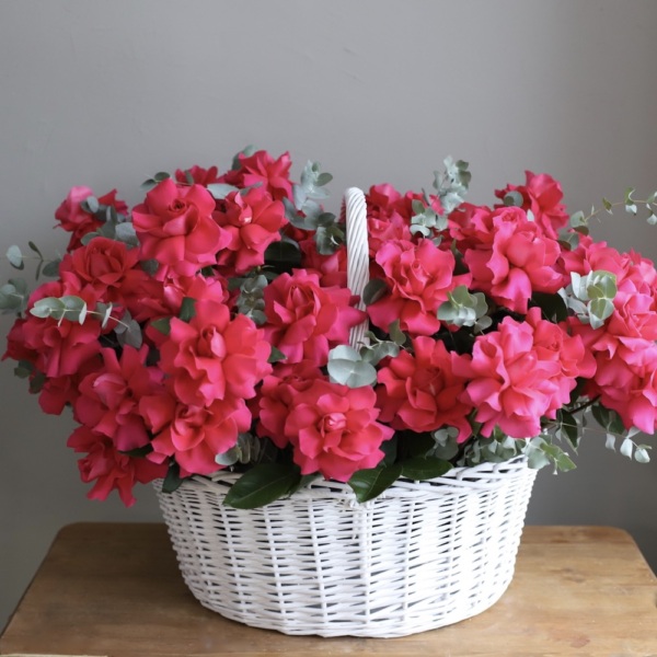 Basket of roses "Raspberry sherbet" - Размер XL